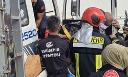 Korkutan kaza! Kamyon sürücüsü kabine sıkıştı