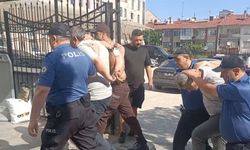 Okul girişinde bekçiyi darp eden 2 kişi tutuklandı!