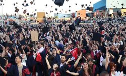 Anadolu Üniversitesi’nde büyük mezuniyet heyecanı