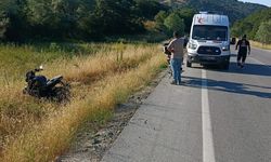Kontrolden çıkan motosiklet tarlaya uçtu