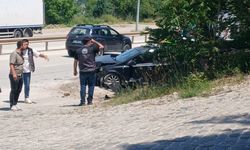 Kontrolden çıkan otomobil kaza yaptı, 2 kişi yaralandı