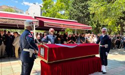 Emekli Tümgeneral Aydınmakina için askeri cenaze töreni