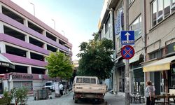Hatalı park yolu daralttı