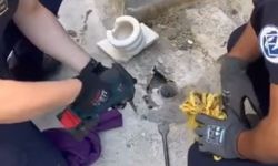 5 metrelik boruda mahsur kalan kediye kamera ile ulaşıldı