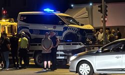 Kavgaya giden polis aracı otomobille çarpıştı