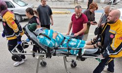 Yaya geçidinde durmadı anneanne ve torununa çarptı...