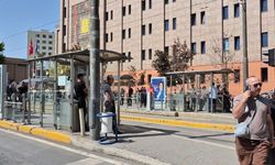 Eskişehir’de tramvay durağında bıçaklı kavga