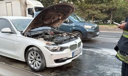Servisten çıkan otomobil kısa sürede alev aldı