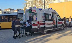 Hafif ticari araç ile çarpışan motosikletli yaralandı