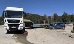 Otomobil ile tır çarpıştı: 4 yaralı