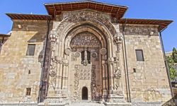 Taşın sanata dönüştüğü eser: Divriği Ulu Camii