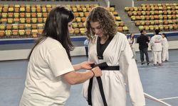 Hatice Kuş siyah kuşağı taktı