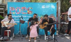 Eskişehir sokakları müzikle şenlendi