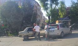 Eskişehir'de iki otomobil çarpıştı