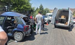 Zincirleme kazada hayatını kaybeden kadının cenazesi sıkıştığı araçtan güçlükle çıkarıldı