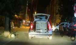 Şaşırtan görüntü: İple bağlayıp taşıdı