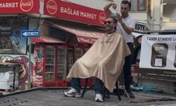 Kuaförden sıra dışı tıraş: Çekicide saç kesti