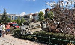 Eskişehir’de feci kaza: Araç takla attı, sürücü sıkıştı!
