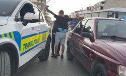 Polisin şüphelendiği araçtan 13 sentetik hap çıktı