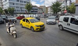 Trafik ışıkları yanmadı ortalık karıştı...