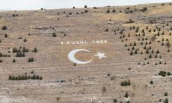 Dev ay yıldız yeniden boyandı: Altına tarih yazıldı