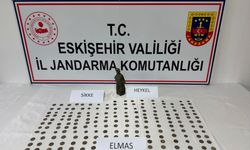 Eskişehir’de tarihi eser operasyonu: Elmas ve 194 sikke ele geçirildi!