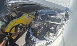 Seyir halindeki hafif ticari aracın motoru alev aldı