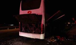 Seyir halindeki yolcu otobüsü alevlere teslim oldu: 1 yaralı