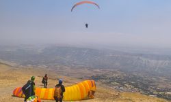 Termalleri paraşütçüleri gökyüzünde tuttu