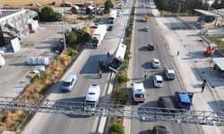 Tur otobüsü devrildi, 34 kişi yara almadan kurtuldu