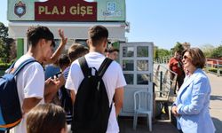 Kentpark Plajı'nda vatandaşlarla bir araya geldi