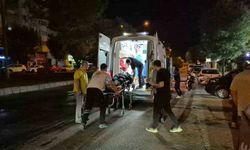Motosikleti devrilen kurye yaralandı