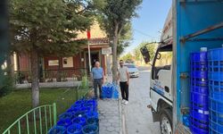 Kalabak su desteği sürüyor: 37 muhtara 962 damacana teslim edildi