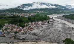 Nepal’de felaket: Can kaybı 400’e yaklaştı