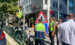 Kızılcıklı'da trafik levhaları yenileniyor...