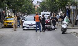 Otomobille motosiklet çarpıştı