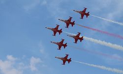 Eskişehir semalarında Türk Yıldızları rüzgarı