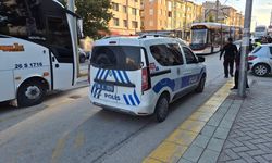 Eskişehir'de otomobilin çarptığı yaşlı kadın yaralandı