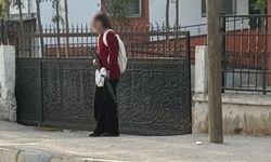 Elinde silahla okula gelen öğrenci böyle görüntülendi