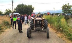 Traktörün işçi taşıyan kasası devrildi: 4 yaralı