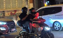 Motosiklette tehlikeli yolculuk!