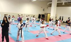 Genç sporcular yoğun çalışıyor...
