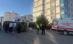Otomobil ile minibüs çarpıştı: 5 yaralı