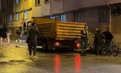 Çöpteki mobilya yüzünden tartıştılar!