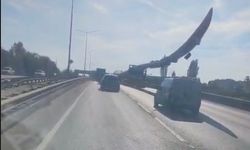 Dev rüzgar türbini kanadı trafiği yavaşlattı