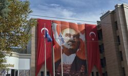 Eskişehir dev Türk bayraklarıyla donatıldı