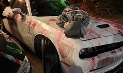 Otomobilin kaputundaki görüntü polisi harekete geçirdi