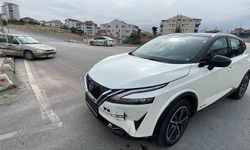 Ciple otomobil çarpıştı: 2 yaralı