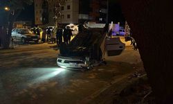 İki otomobil çarpıştı: 1 araç takla attı