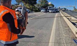 Polis yolu kesti, herkes merakla izledi